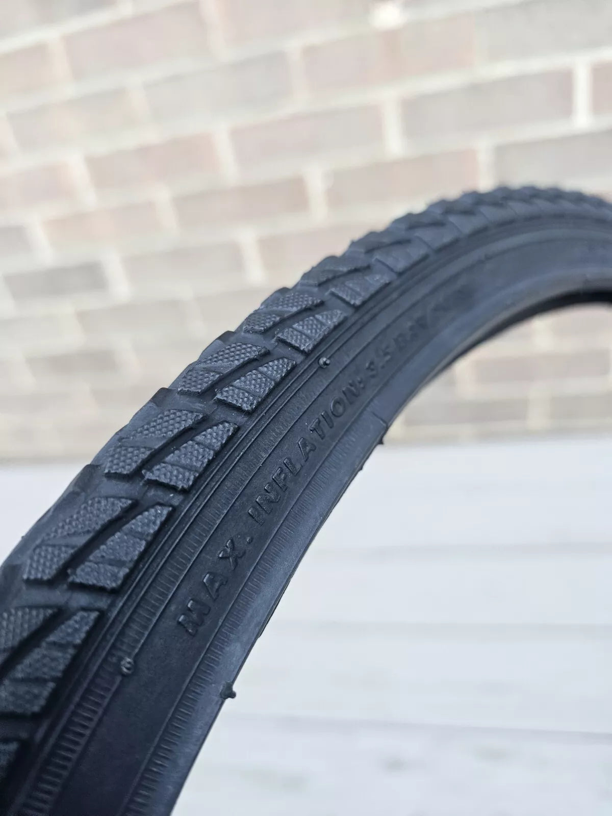 700x35c Bike Tyre ANTI-STAB tire